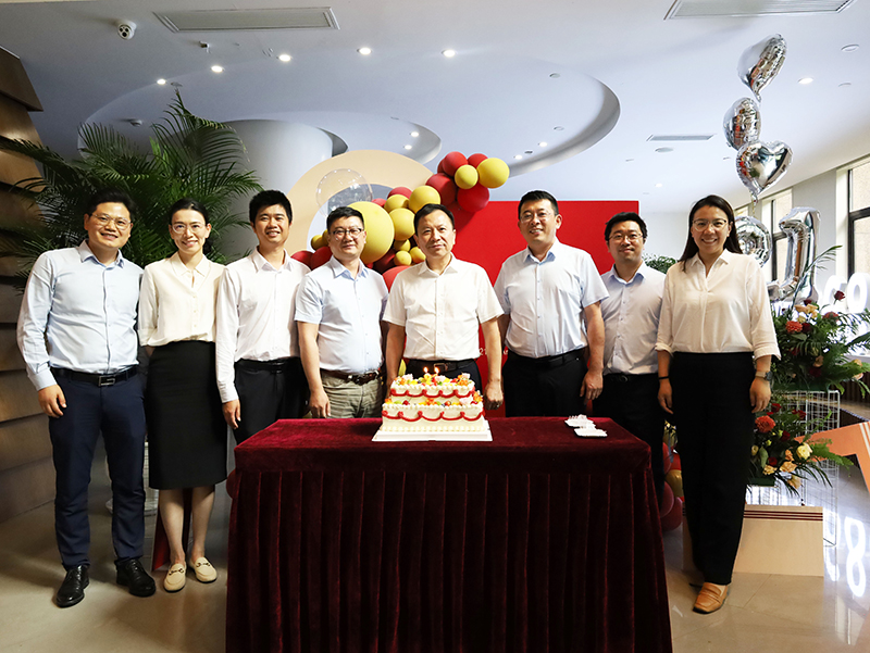 二十一载 智造未来丨贺云顶集团4008股份廿一诞辰，再启新篇